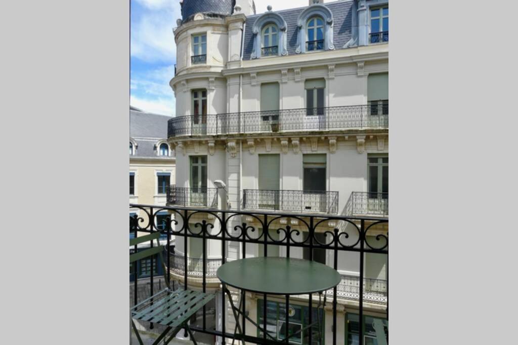Magnolia : Superbe Deux-Pieces Quartier Du Chateau โป ภายนอก รูปภาพ